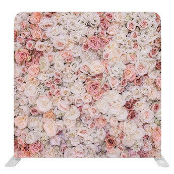Fotowand met print van witte en roze rozenbladeren, gebruikt als decoratieve achtergrond